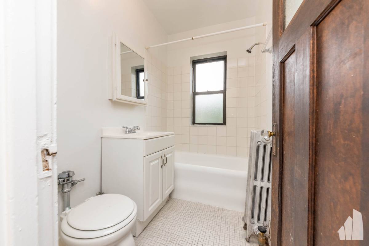 Apartment for rent at 4641 N Paulina St #204, Chicago, IL 60640