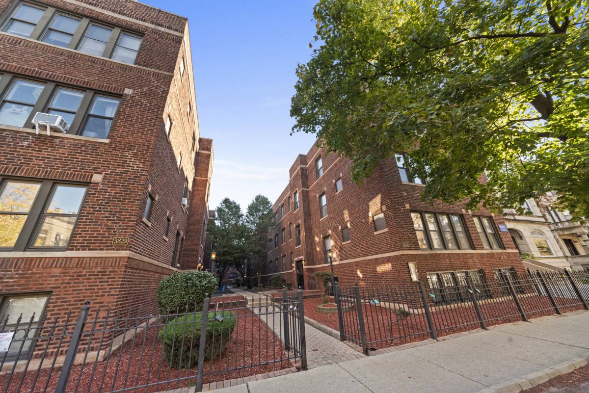 Apartment for rent at 38275 N Fremont St #E3, Chicago, IL 60613