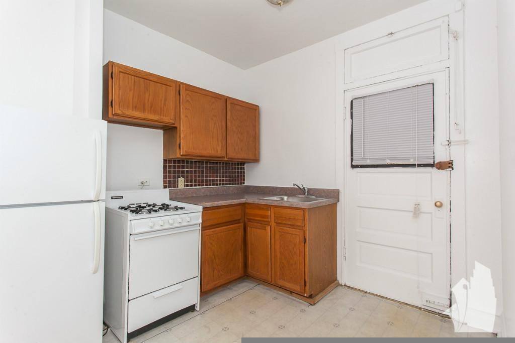 Apartment for rent at 38275 N Fremont St #E3, Chicago, IL 60613
