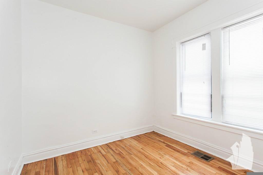Apartment for rent at 38275 N Fremont St #E3, Chicago, IL 60613