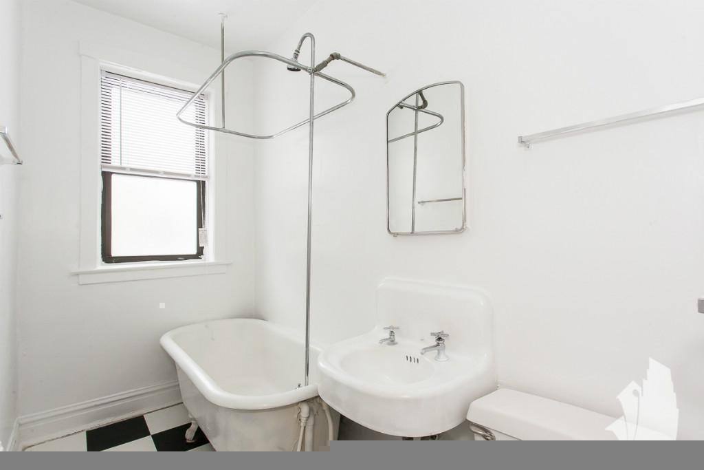 Apartment for rent at 38275 N Fremont St #E3, Chicago, IL 60613