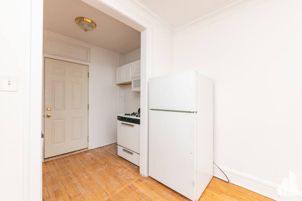Apartment for rent at 4414 N Whipple St #2N, Chicago, IL 60625