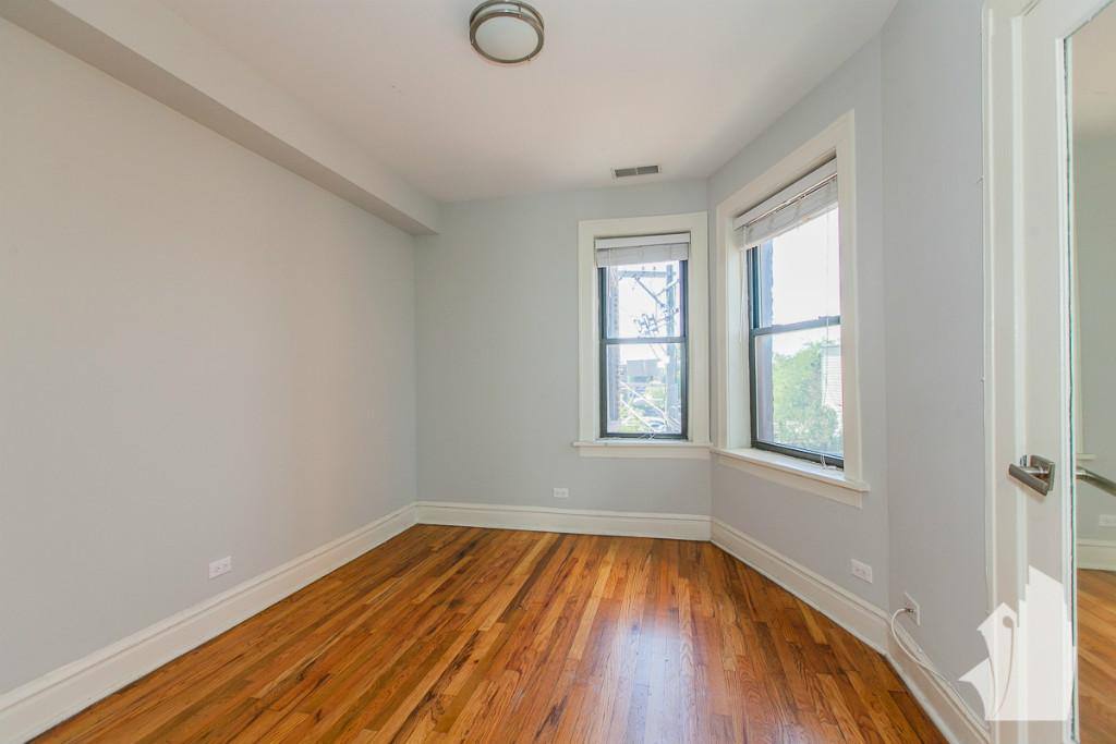 Apartment for rent at 2233 W Wilson Ave #1, Chicago, IL 60625