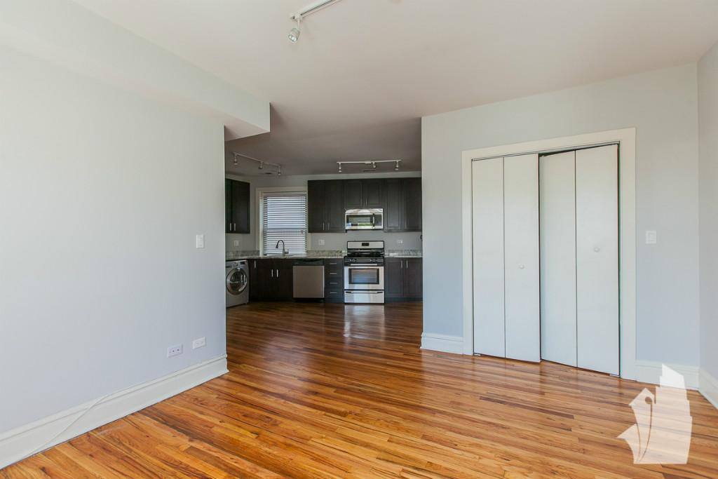 Apartment for rent at 2233 W Wilson Ave #1, Chicago, IL 60625