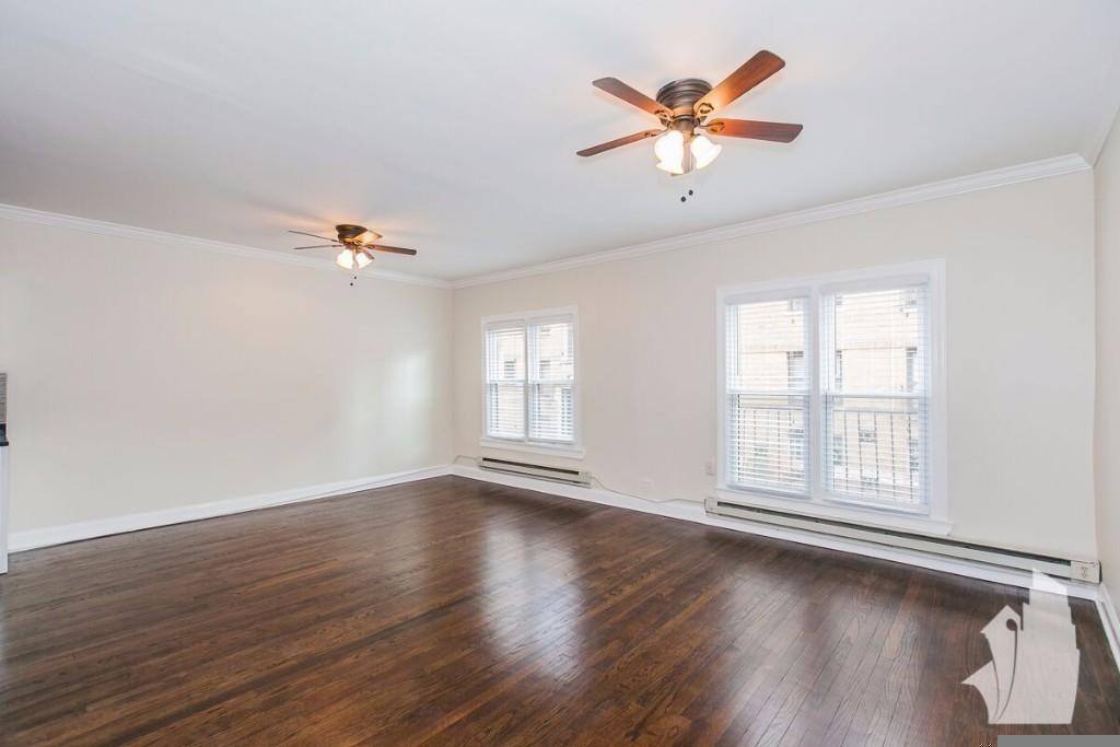 Apartment for rent at 726 W Roscoe St #2S, Chicago, IL 60657