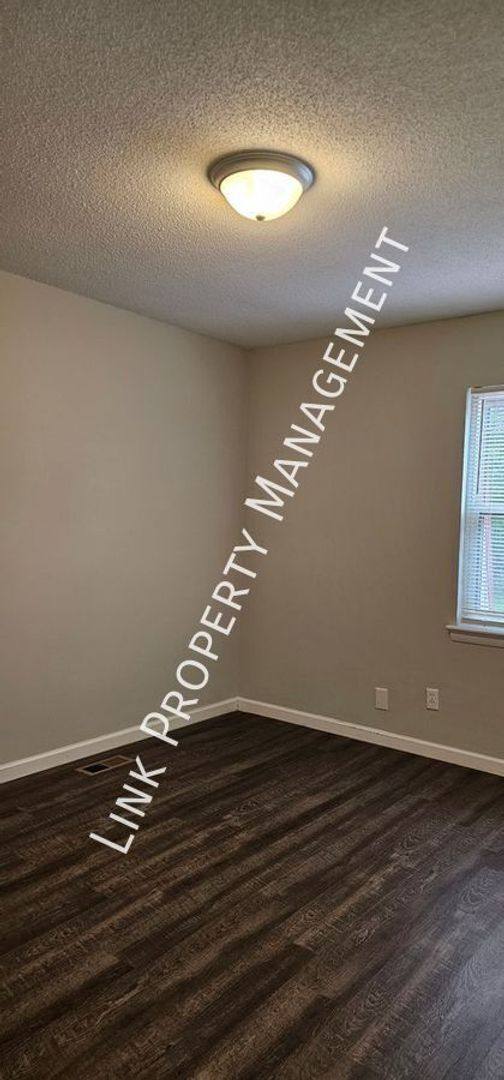 Apartment for rent at 1638 Keeble St, Chattanooga, TN 37412