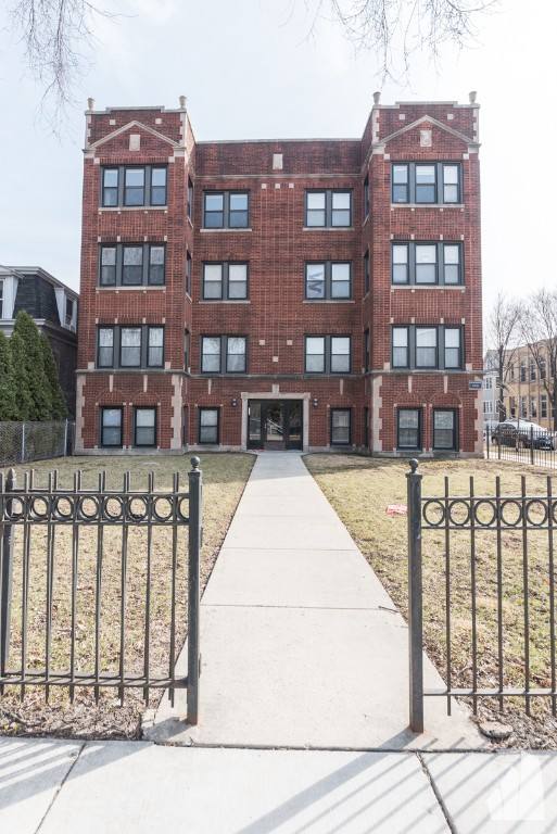 Apartment for rent at 2457 W Logan Blvd, Chicago, IL 60647