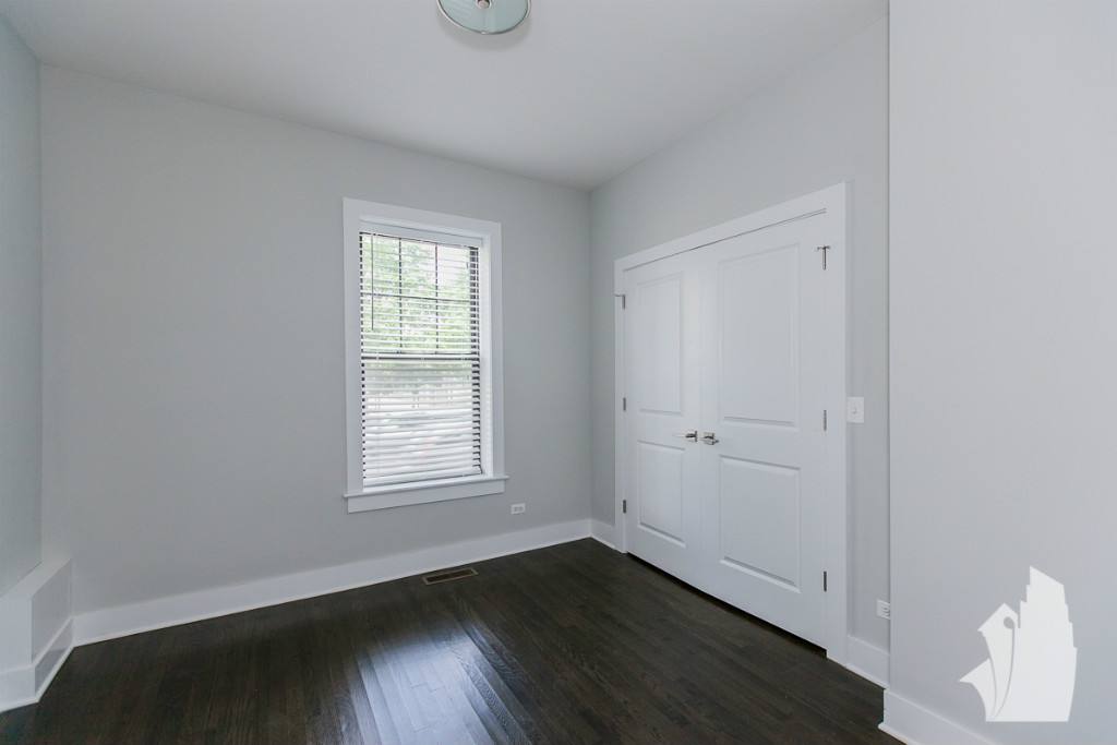 Apartment for rent at 1946 W Nelson St, Chicago, IL 60657
