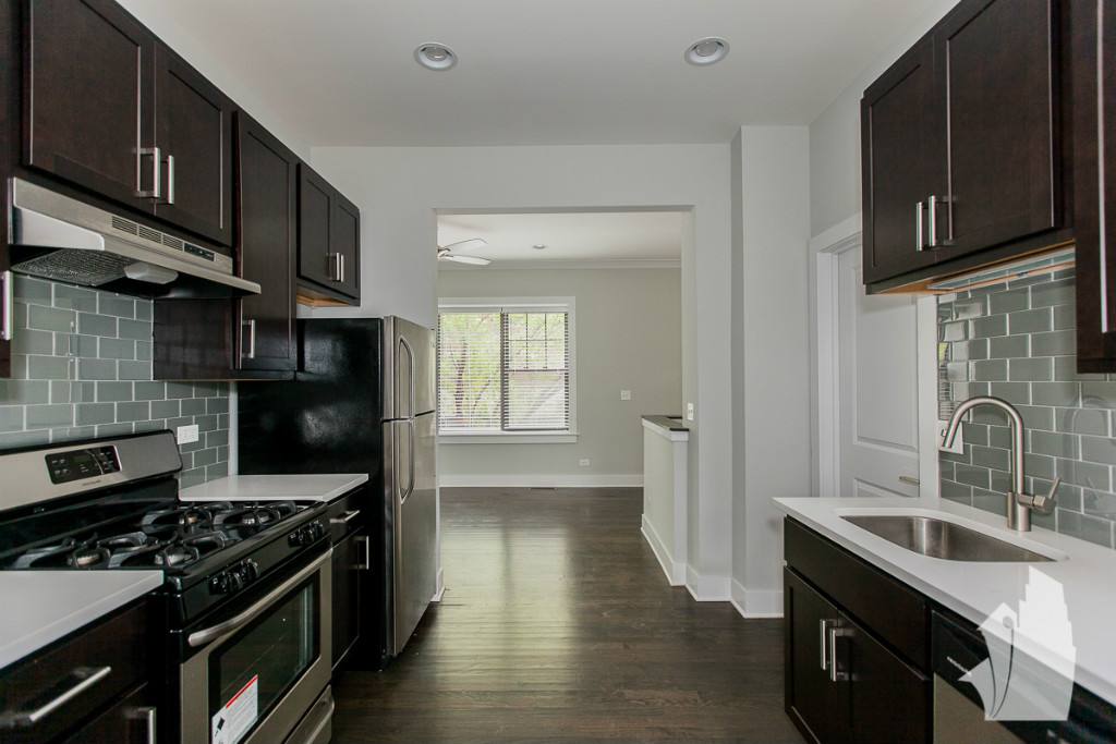 Apartment for rent at 1946 W Nelson St, Chicago, IL 60657