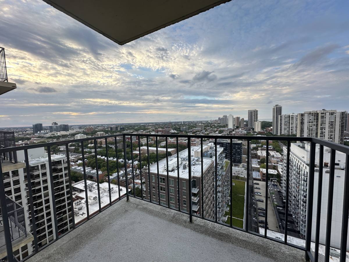 Apartment for rent at 1212 N Lasalle Dr #2604, Chicago, IL 60610