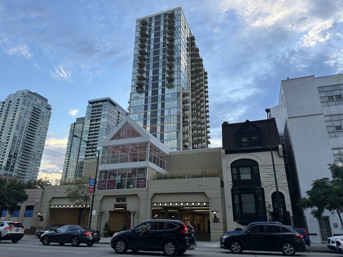 Apartment for rent at 1212 N Lasalle Dr #2604, Chicago, IL 60610