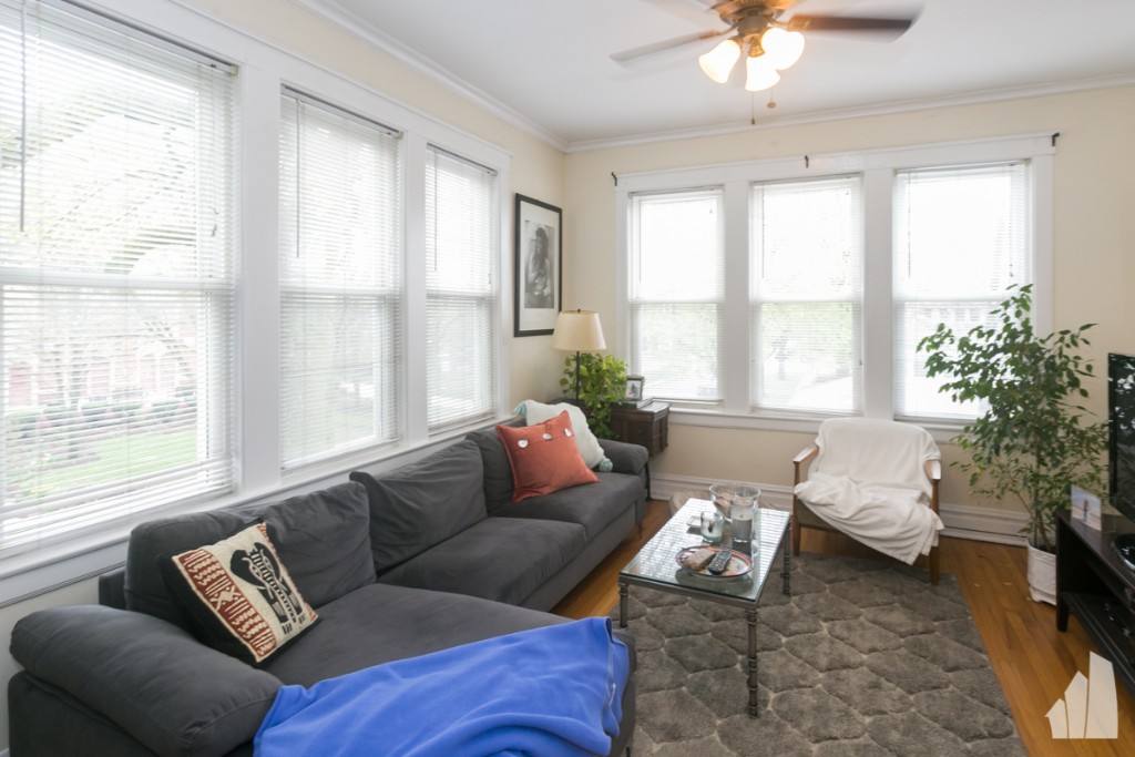 Apartment for rent at 3538 W Grace St #2E, Chicago, IL 60618