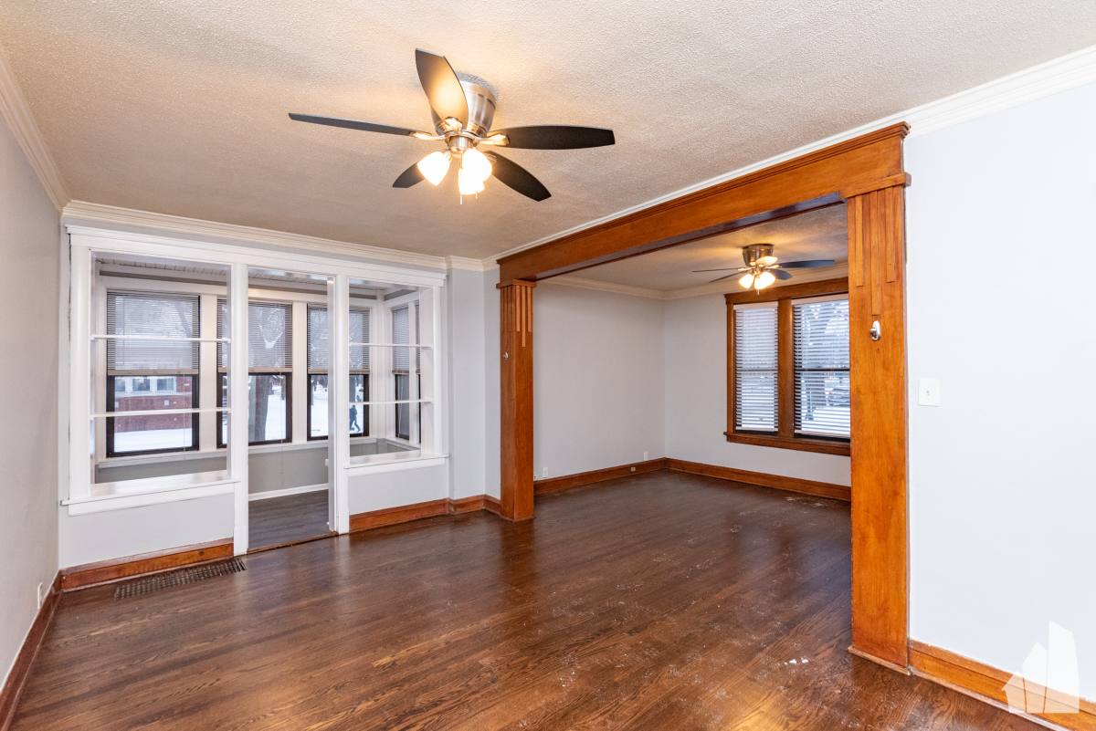 Apartment for rent at 3602 W Grace St #1, Chicago, IL 60618