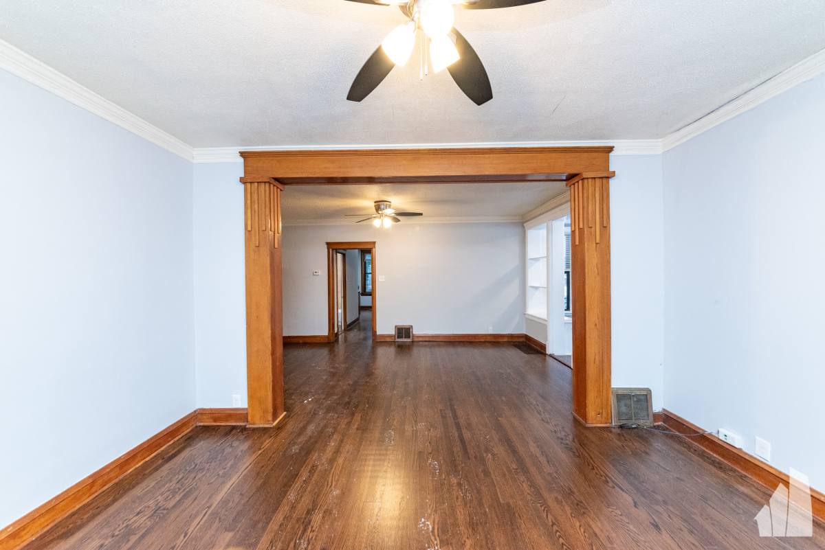 Apartment for rent at 3602 W Grace St #1, Chicago, IL 60618