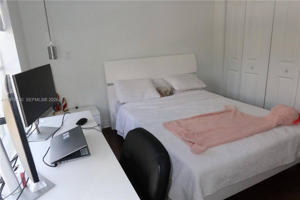 Townhouse for rent at 10923 NW 70th St, Miami, FL 33178