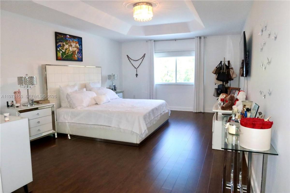 Townhouse for rent at 10923 NW 70th St, Miami, FL 33178