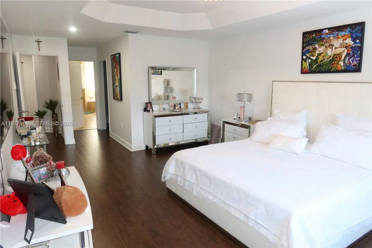 Townhouse for rent at 10923 NW 70th St, Miami, FL 33178