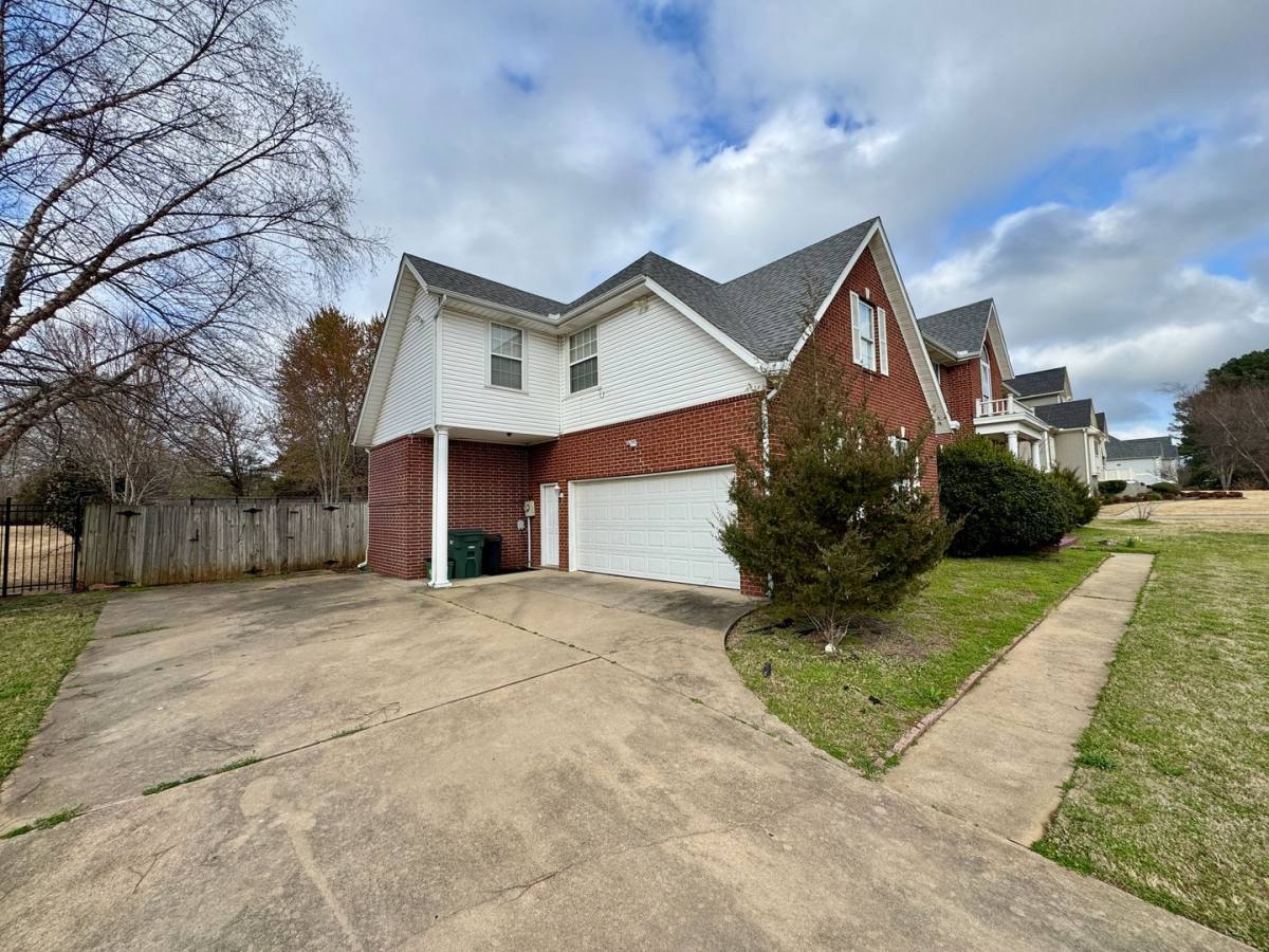 House for rent at 3834 E Chadwick Dr, Fayetteville, AR 72703