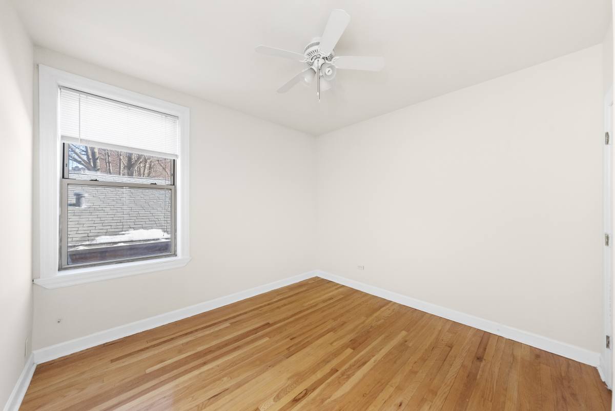 Apartment for rent at 556 W Aldine Ave #2W, Chicago, IL 60657