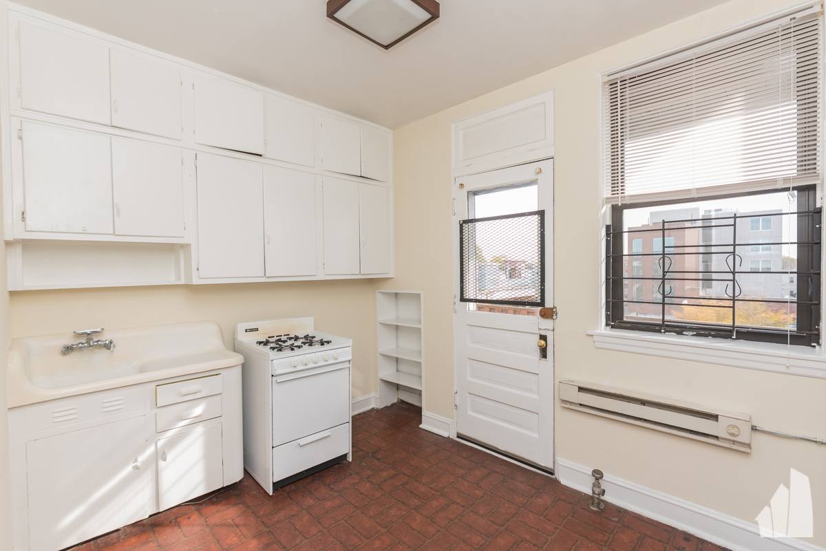 Apartment for rent at 4411 N Wolcott Ave #1A, Chicago, IL 60640