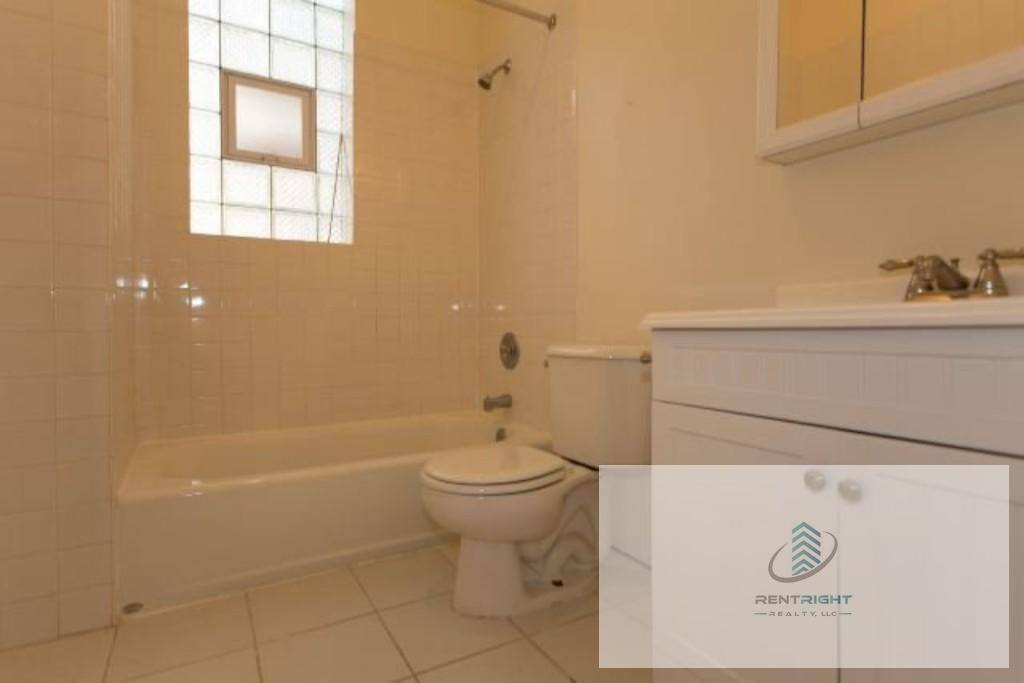 Apartment for rent at 1411 W Erie St #3F, Chicago, IL 60642