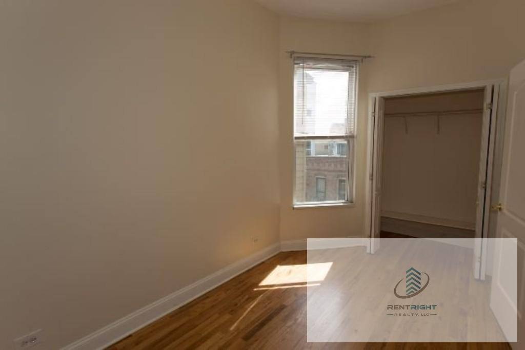 Apartment for rent at 1411 W Erie St #3F, Chicago, IL 60642
