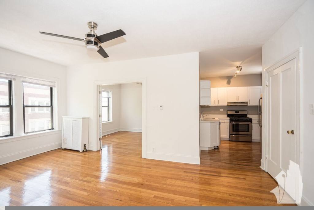 Apartment for rent at 630 W Stratford Place #2W, Chicago, IL 60657