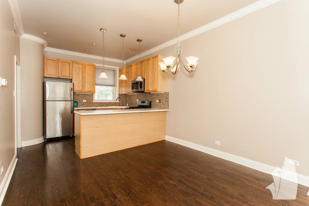 Apartment for rent at 3856 N Southport Ave #2, Chicago, IL 60613