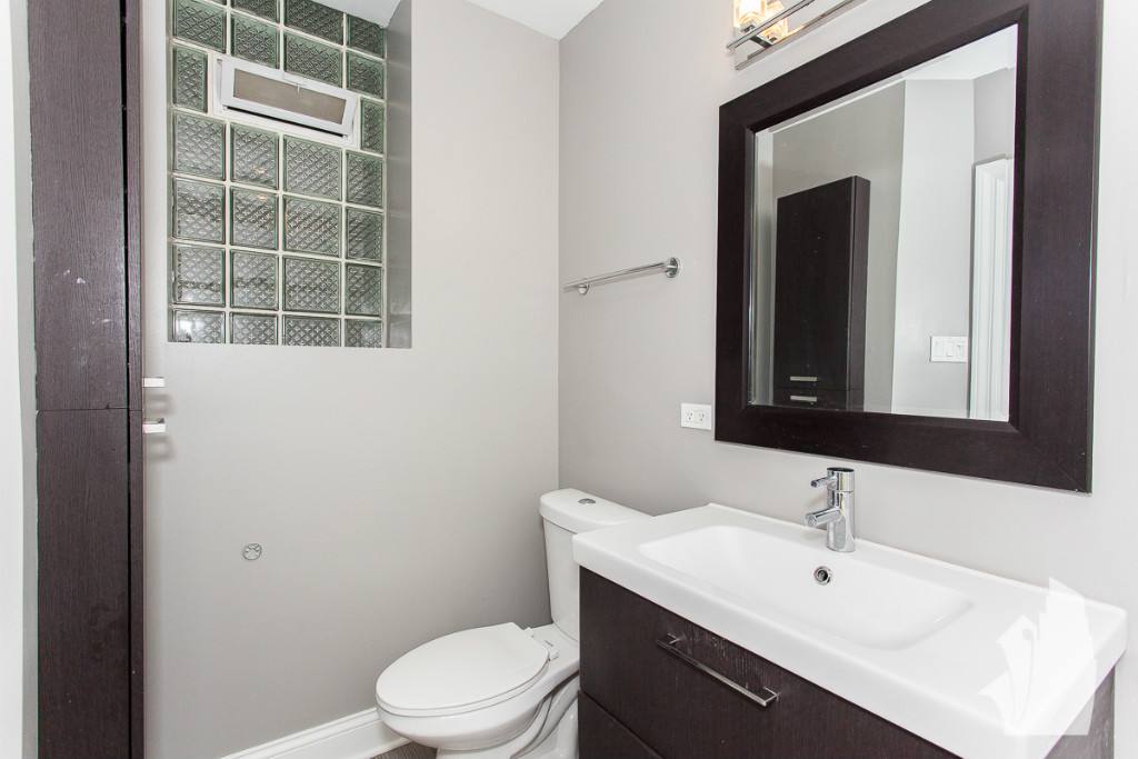 Apartment for rent at 3856 N Southport Ave #2, Chicago, IL 60613