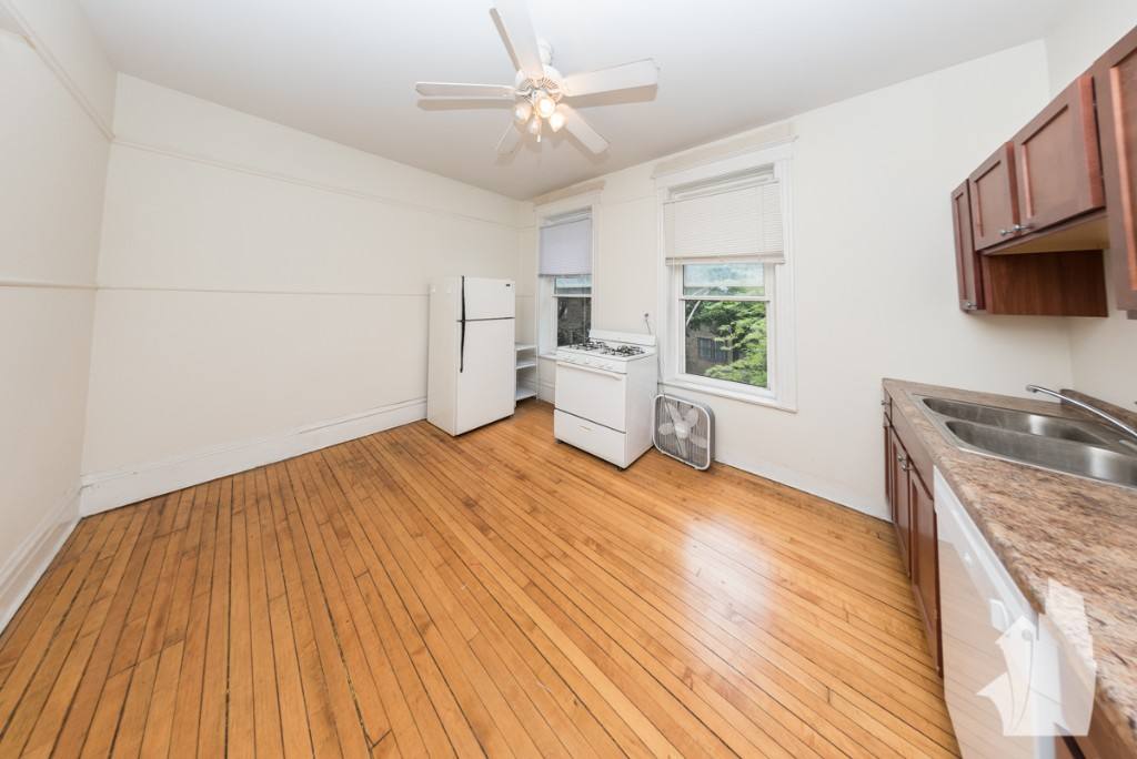 Apartment for rent at 2258 N Southport Ave #2, Chicago, IL 60614
