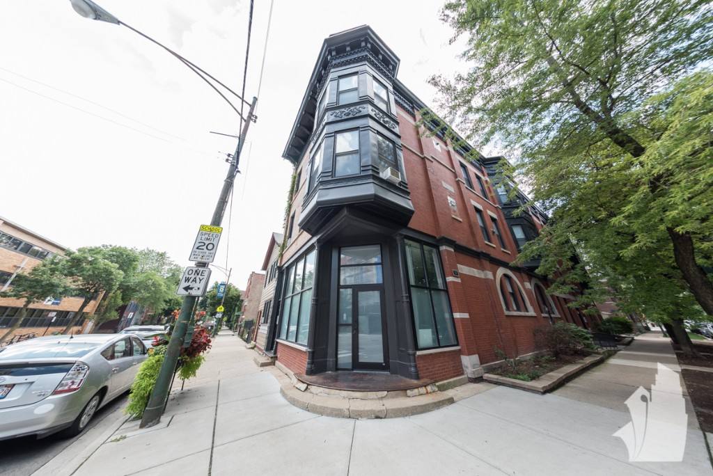 Apartment for rent at 2258 N Southport Ave #2, Chicago, IL 60614