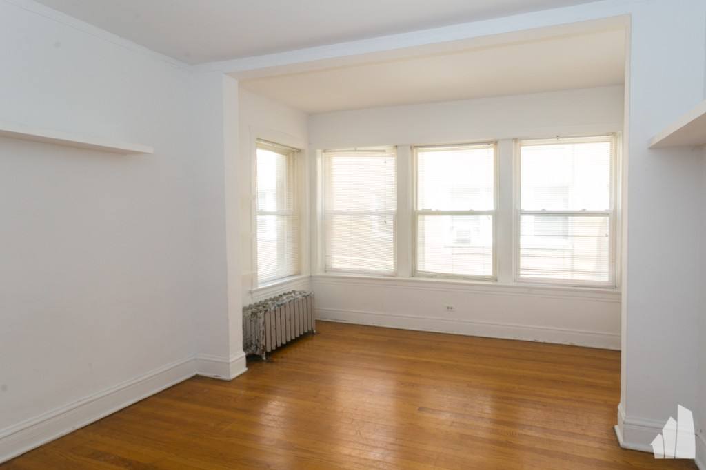 Apartment for rent at 5055 N Damen #1E, Chicago, IL 60640
