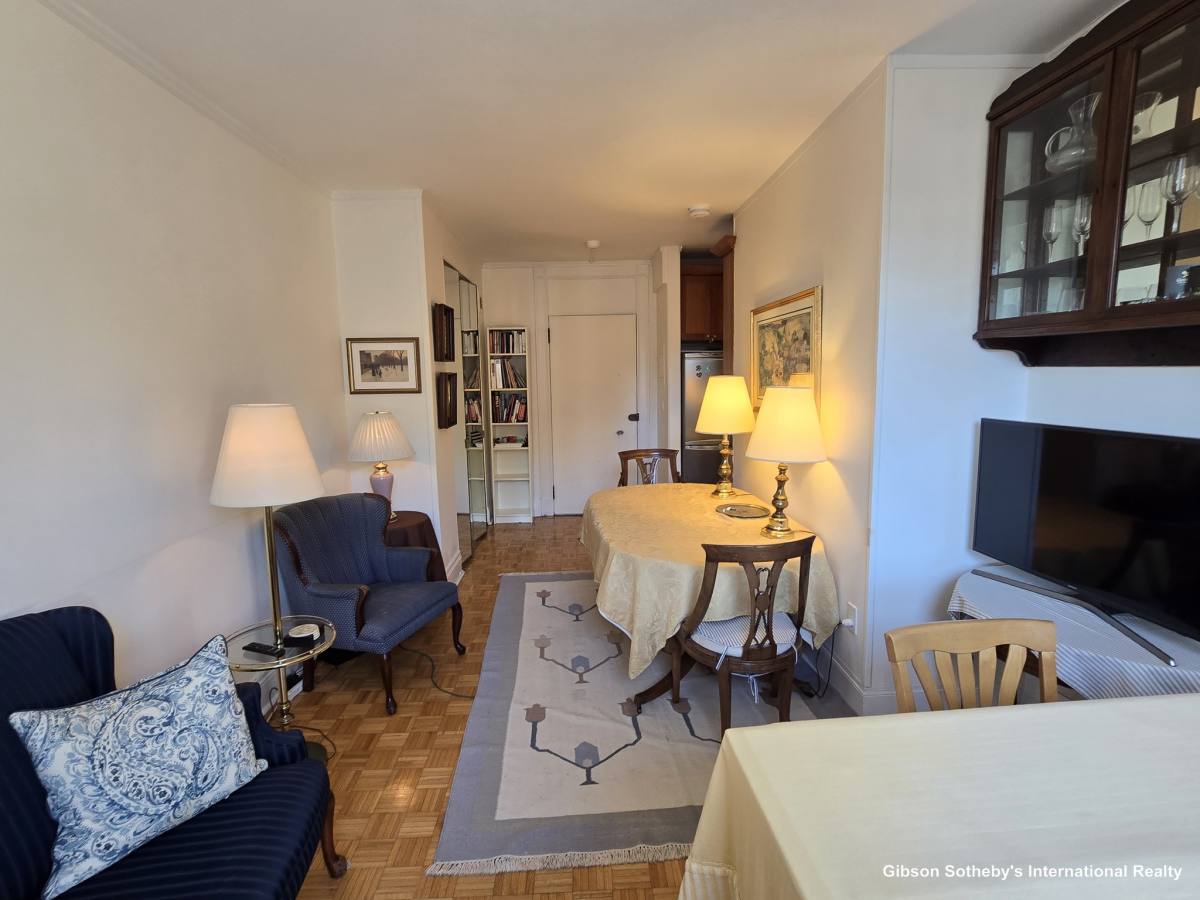 Apartment for rent at 21 Beacon St #9C, Boston, MA 02108