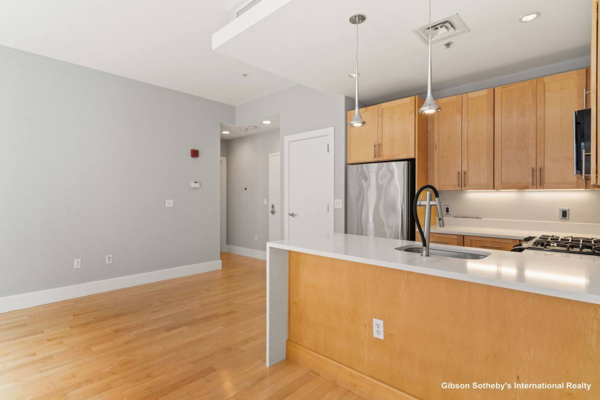 Apartment for rent at 70 Lincoln #L515, Boston, MA 02111
