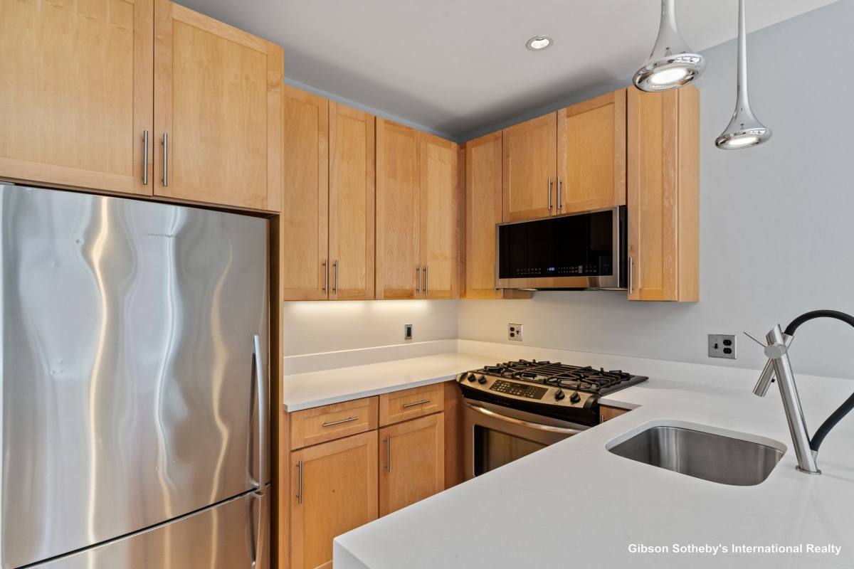 Apartment for rent at 70 Lincoln #L515, Boston, MA 02111
