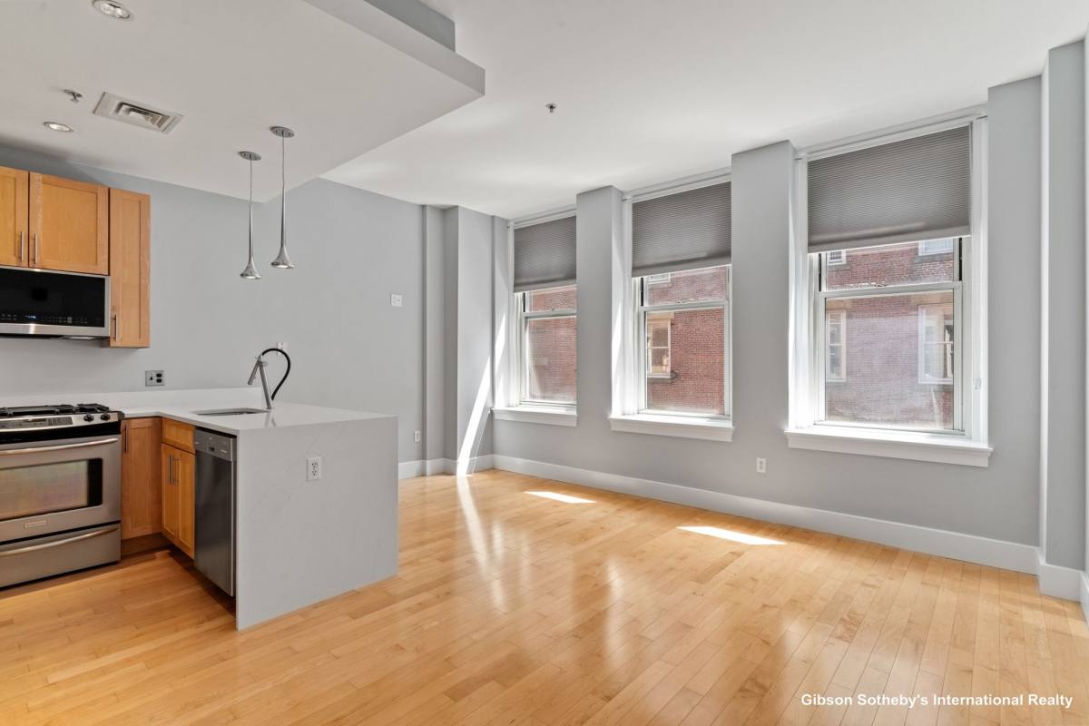 Apartment for rent at 70 Lincoln #L515, Boston, MA 02111