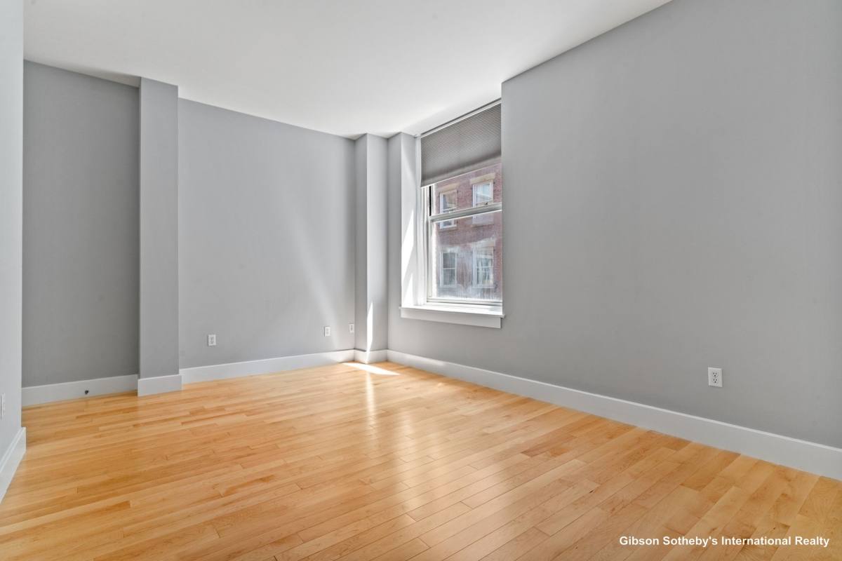 Apartment for rent at 70 Lincoln #L515, Boston, MA 02111