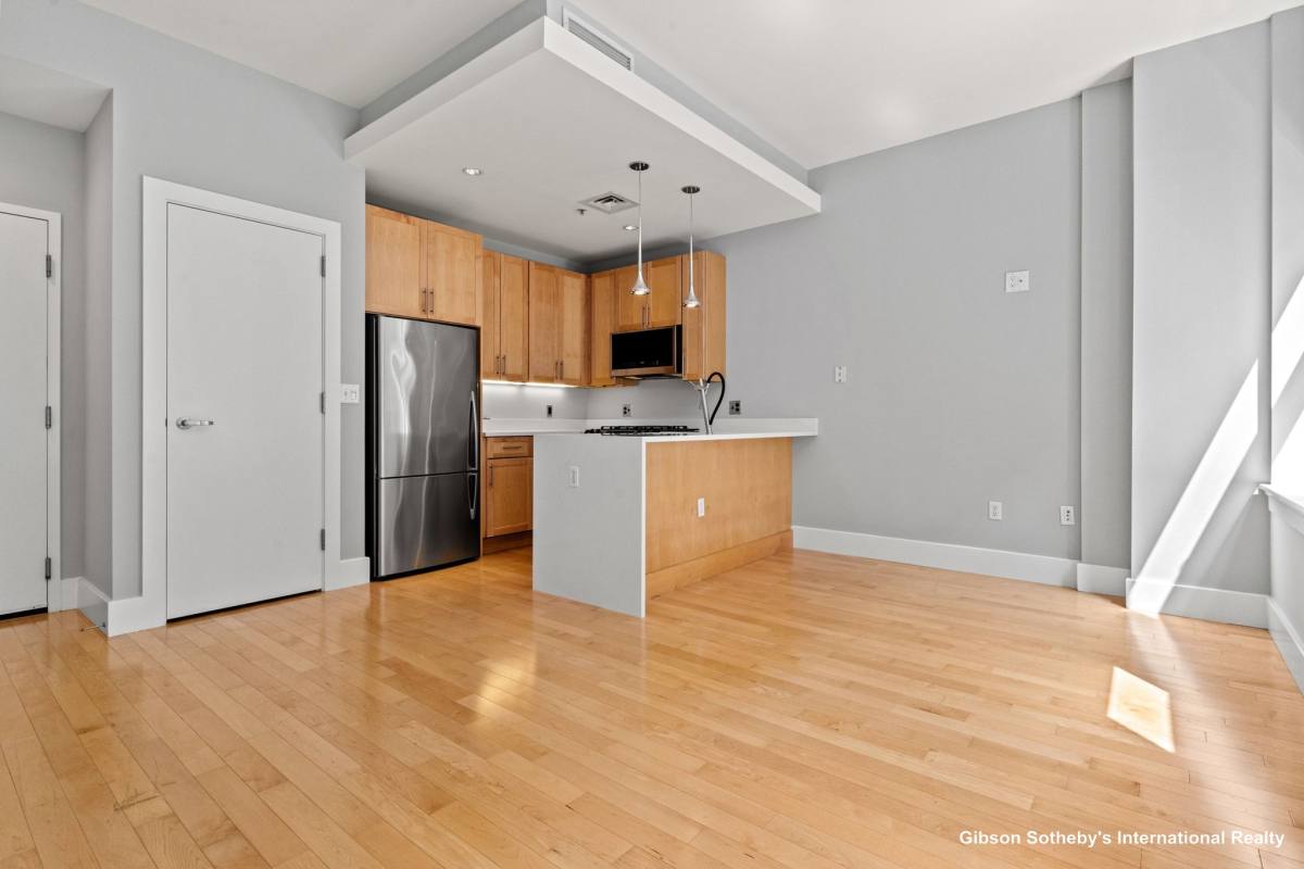Apartment for rent at 70 Lincoln #L515, Boston, MA 02111