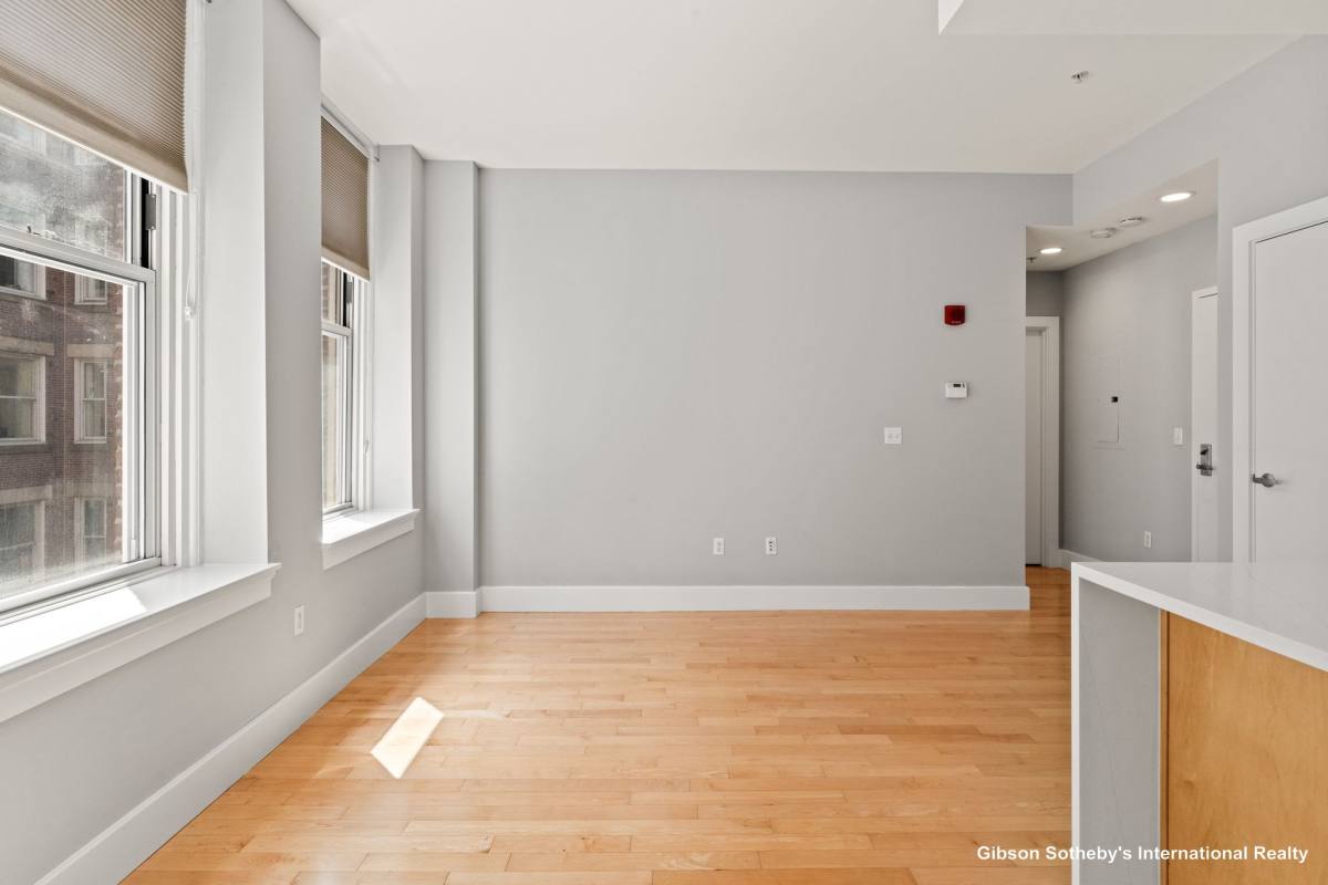 Apartment for rent at 70 Lincoln #L515, Boston, MA 02111