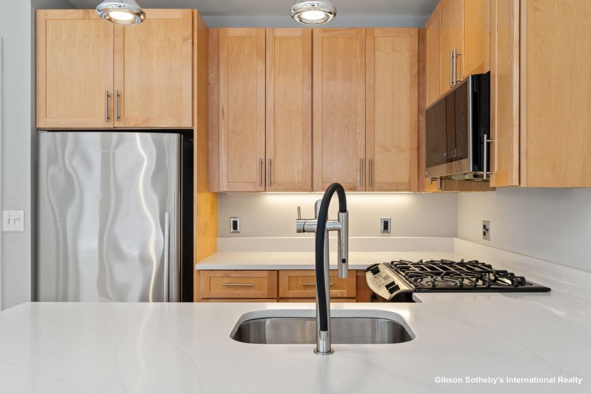 Apartment for rent at 70 Lincoln #L515, Boston, MA 02111