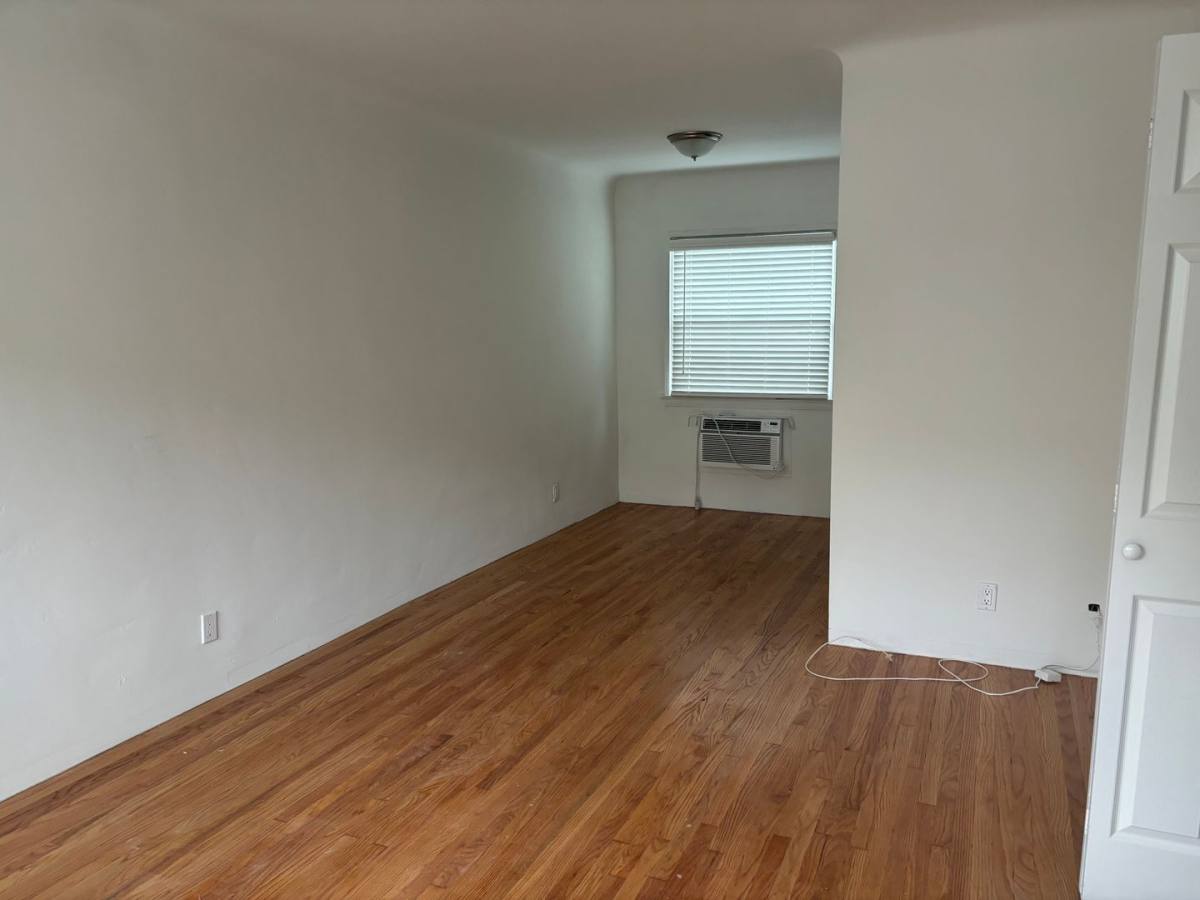 Apartment for rent at 1151-1153 Western Ave, Glendale, CA 91201
