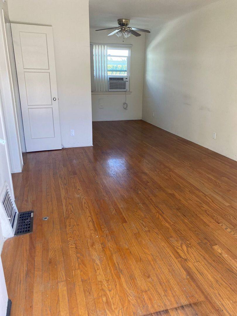 Apartment for rent at 1151-1153 Western Ave, Glendale, CA 91201