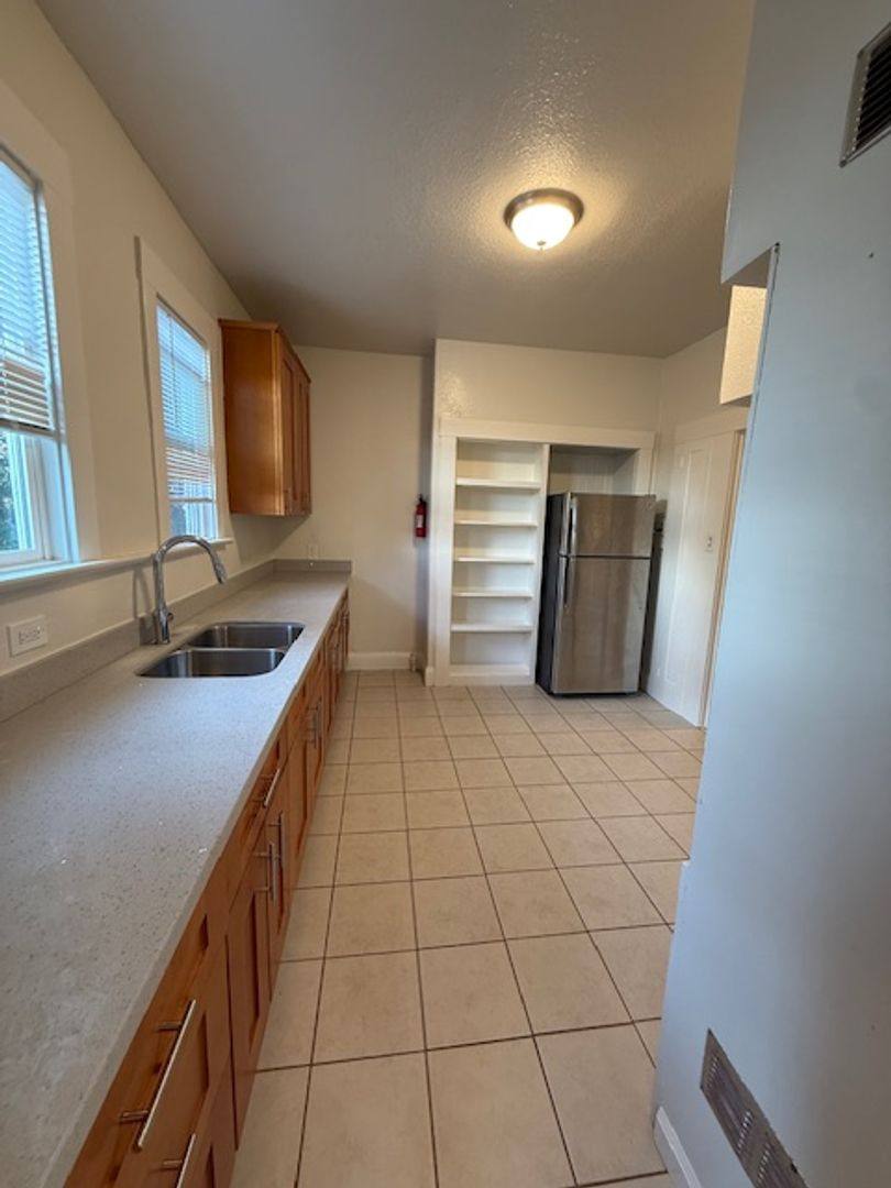 Apartment for rent at 1401-1407 Bissell Ave, Richmond, CA 94801