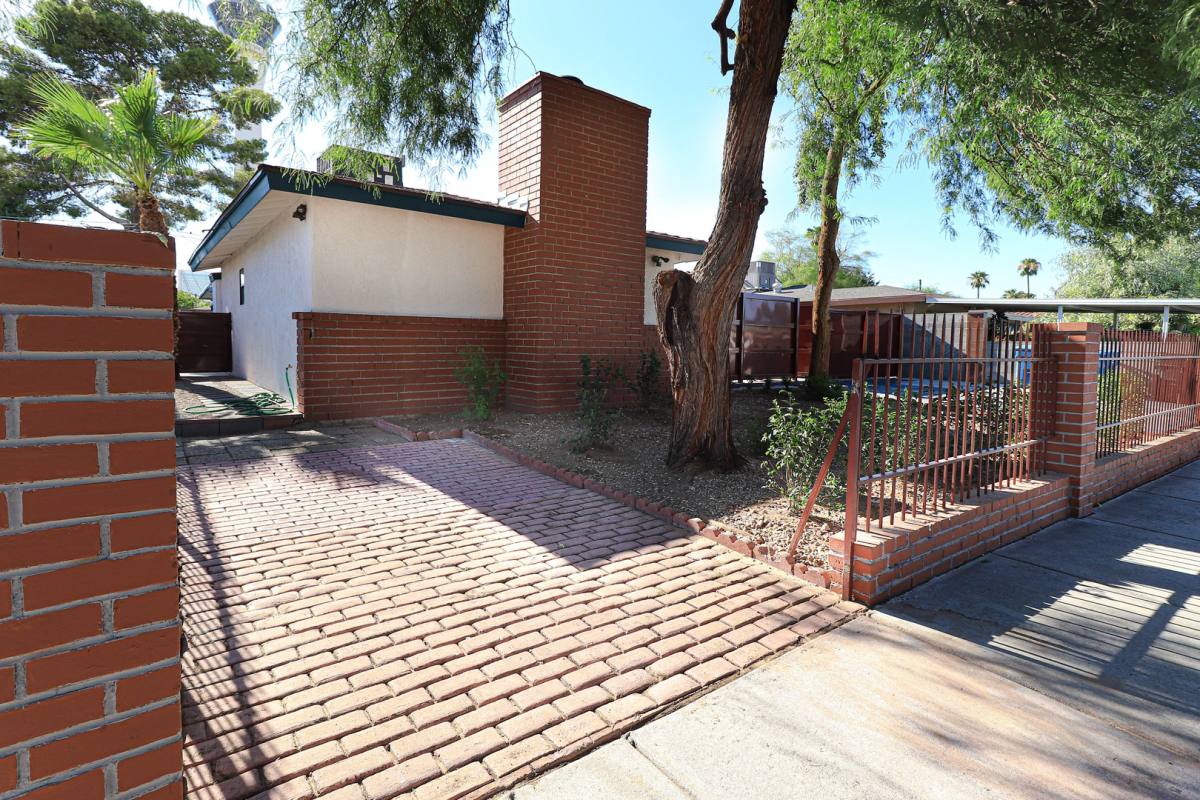 House for rent at 2100 Santa Ynez Dr, Las Vegas, NV 89104