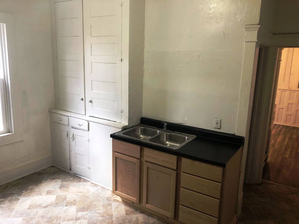 Apartment for rent at 1127 Victory St, Akron, OH 44301