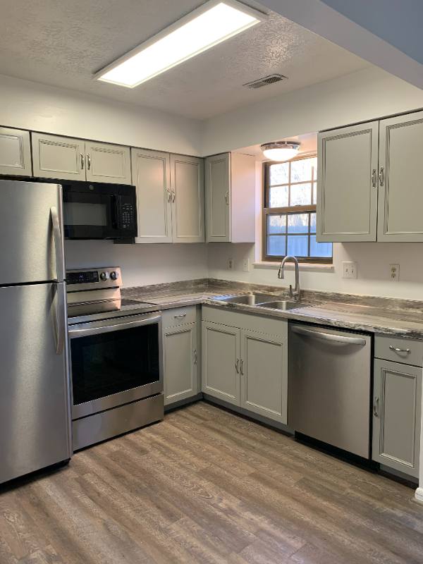 Townhouse for rent at 720 Ohio Pike #H, Cincinnati, OH 45245
