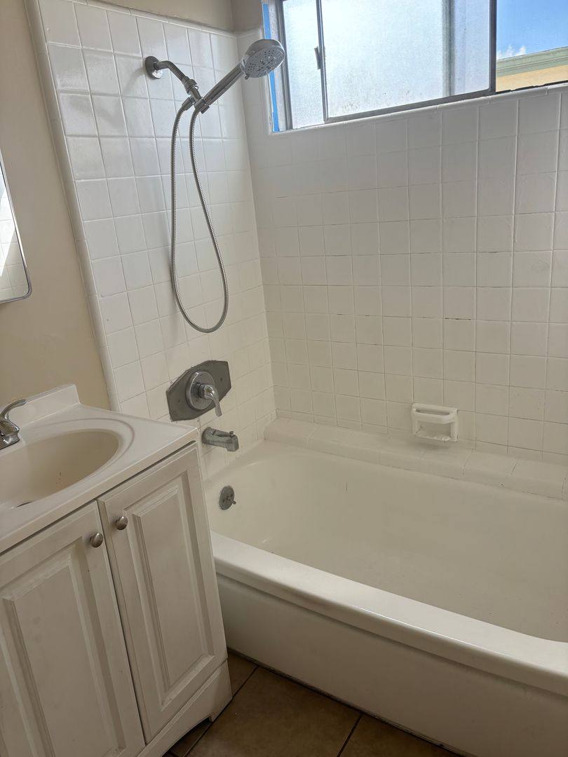 Apartment for rent at 6930 Fulton Ave, North Hollywood, CA 91605