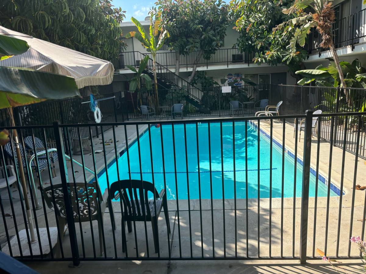 Apartment for rent at 6930 Fulton Ave, North Hollywood, CA 91605