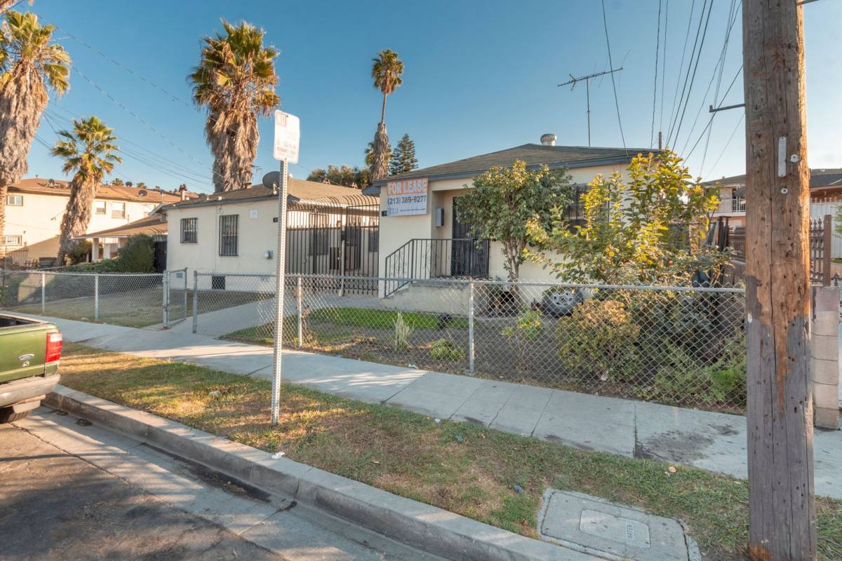 Apartment for rent at 1124 W 110th St, Los Angeles, CA 90044