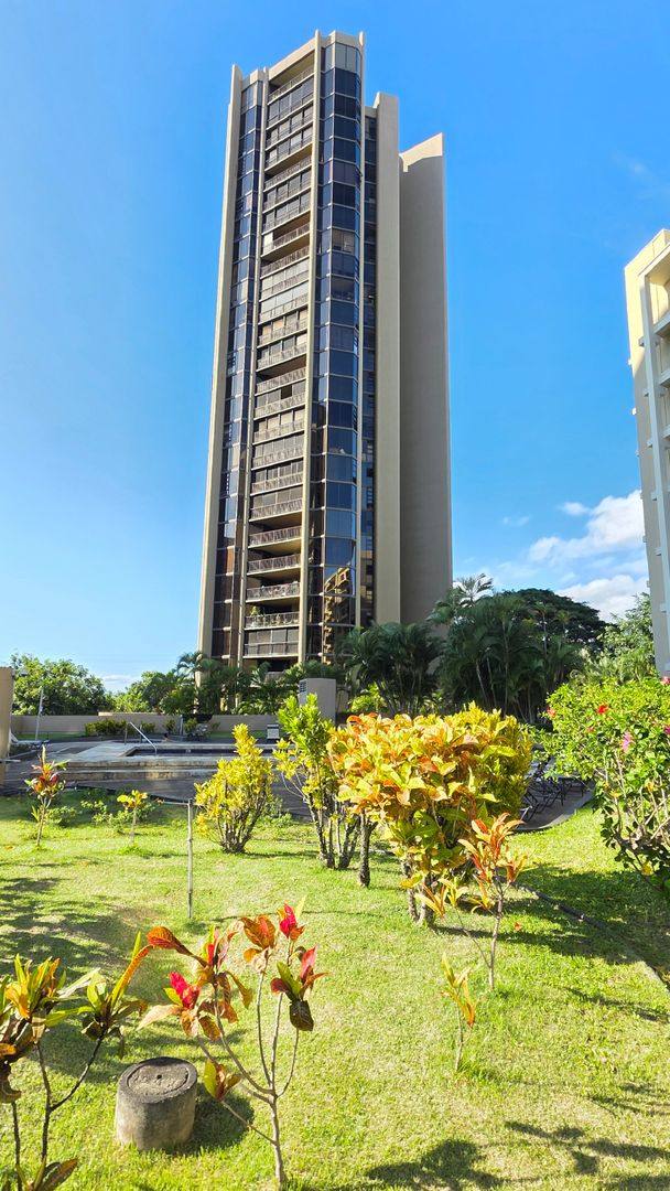 Apartment for rent at 2101 Nuuanu Ave, Honolulu, HI 96817